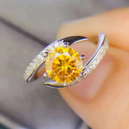 1 Carat 925 Sterling Silver Ring - Dazzling Moissanite Elegance