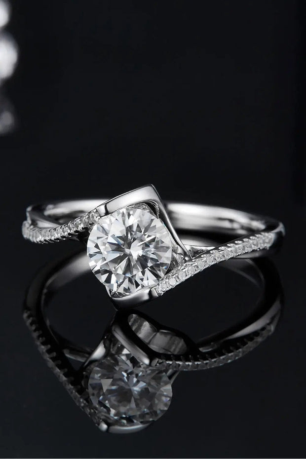 Trendsi 1 Carat Moissanite 925 Sterling Silver Twisted Ring