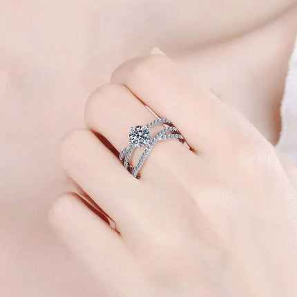 1 Carat Moissanite Crisscross Ring - Elegant and Sparkling Design