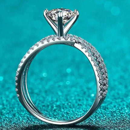 1 Carat Moissanite Crisscross Ring - Elegant and Sparkling Design