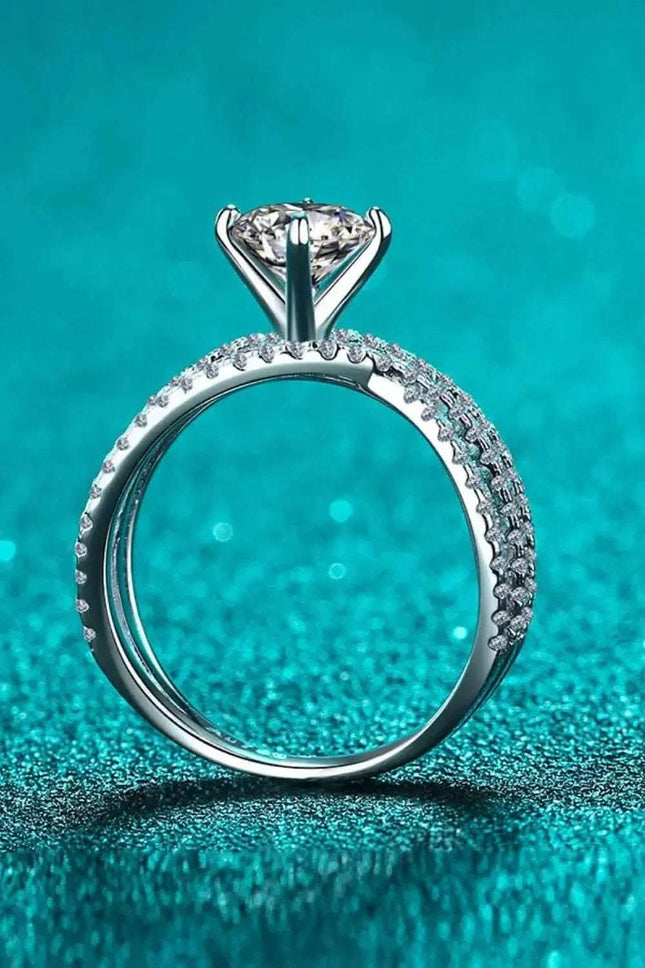 1 Carat Moissanite Crisscross Ring - Elegant and Sparkling Design