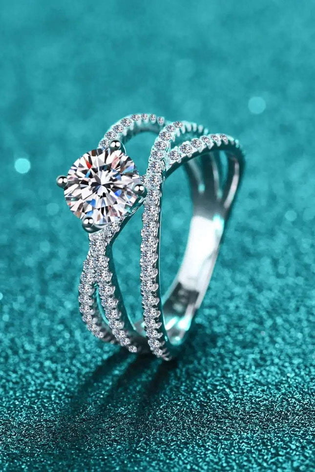 1 Carat Moissanite Crisscross Ring - Elegant and Sparkling Design