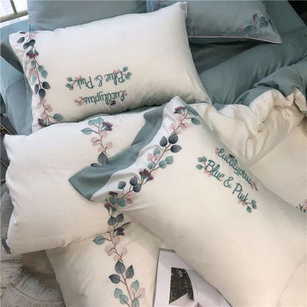 Silky Soft Embroidered Quilt Bedding Fendax 0