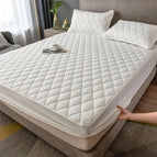 Milky White / 120 X200 Fitted Sheet
